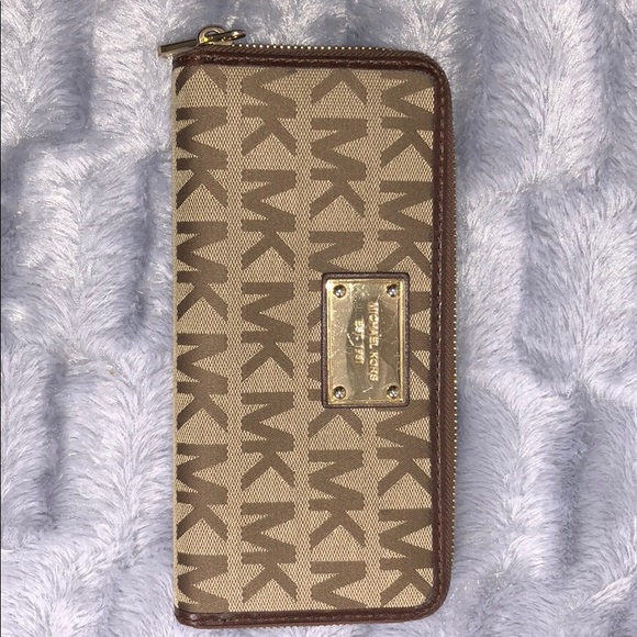 Michael Kors Handbags - Michael Kors Wallet